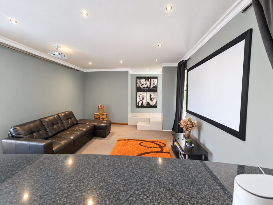 4 Bedroom Property for Sale in Woodland Hills Wildlife Estate Free State
